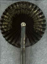 mourning_fan1.jpg (323183 bytes)